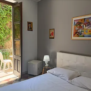 Ortigia Basic -locazione Turistica Bed & Breakfast